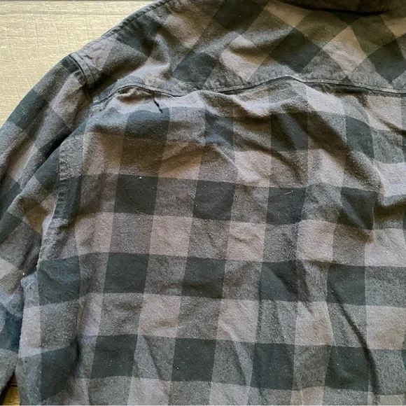 Burton || Black Plaid Flannel Shirt - Picture 4 of 7